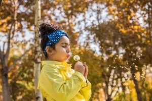 حل چالش های عکاسی از کودکان پرتحرک با تمرکز بر ثبت لحظات طبیعی