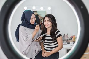 ساخت تیزر تبلیغاتی لوازم آرایشی با گوشی